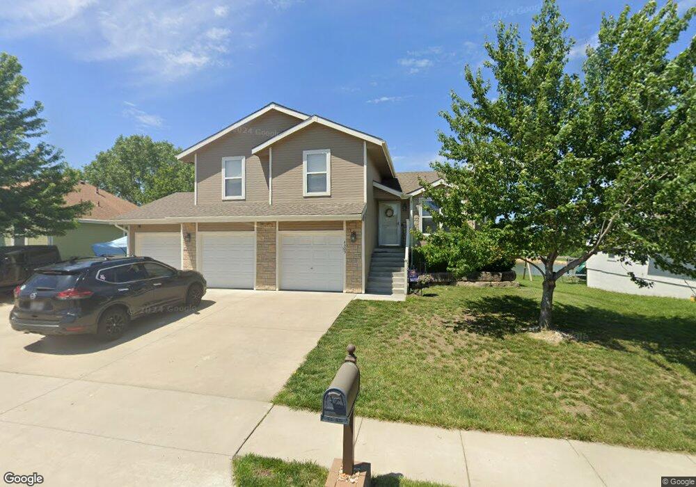 4303 SE Horseshoe Bend Dr, Topeka, KS 66609 - photo 1