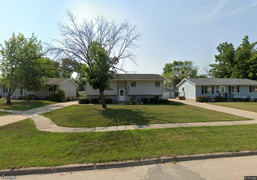 2313 William Ct NW, Cedar Rapids, IA 52405 - photo 1