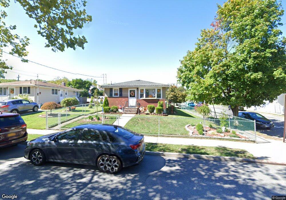 2011 N Railroad Ave, Staten Island, NY 10306 - photo 1