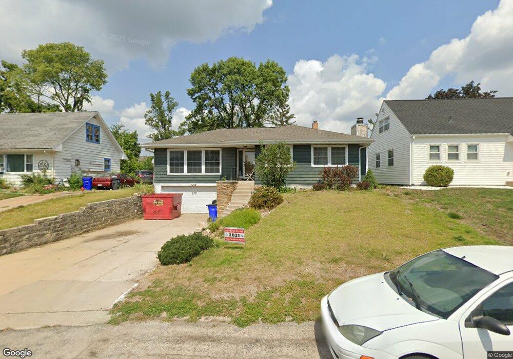 2818 Hillhaven Ct SE, Cedar Rapids, IA 52403 - photo 1