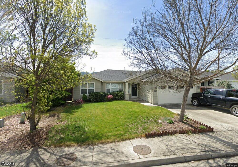 220 Willow Bend Way, Central Point, OR 97502 - photo 1