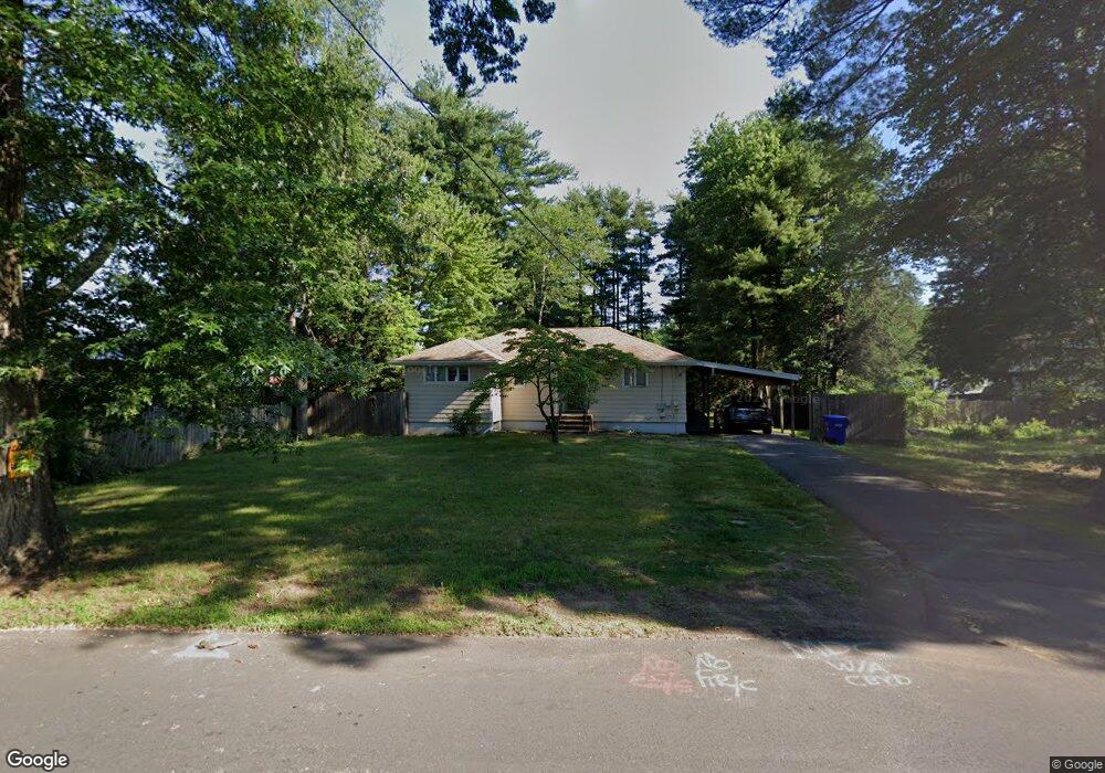 2 Pine Grove Rd, Bloomfield, CT 06002 - photo 1