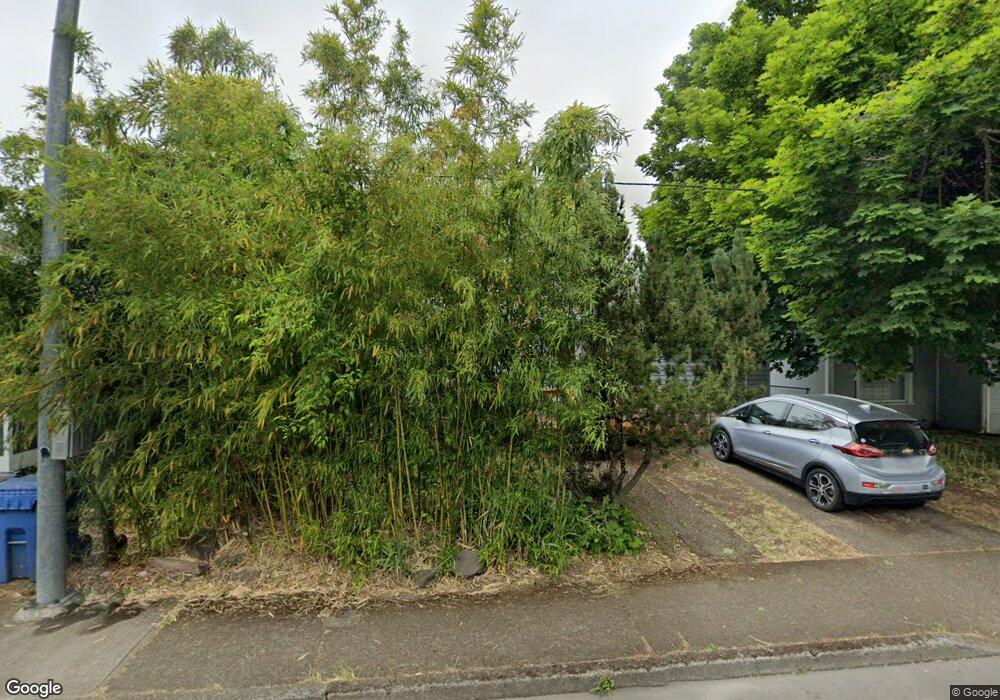 1155 17th St NE, Salem, OR 97301 - photo 1