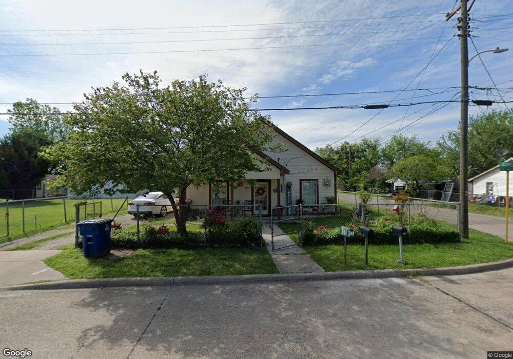 301 Avenue D, Ennis, TX 75119 - photo 1