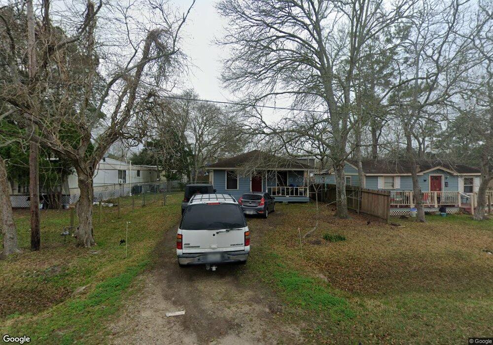 1810 W Sidnor St, Alvin, TX 77511 - photo 1