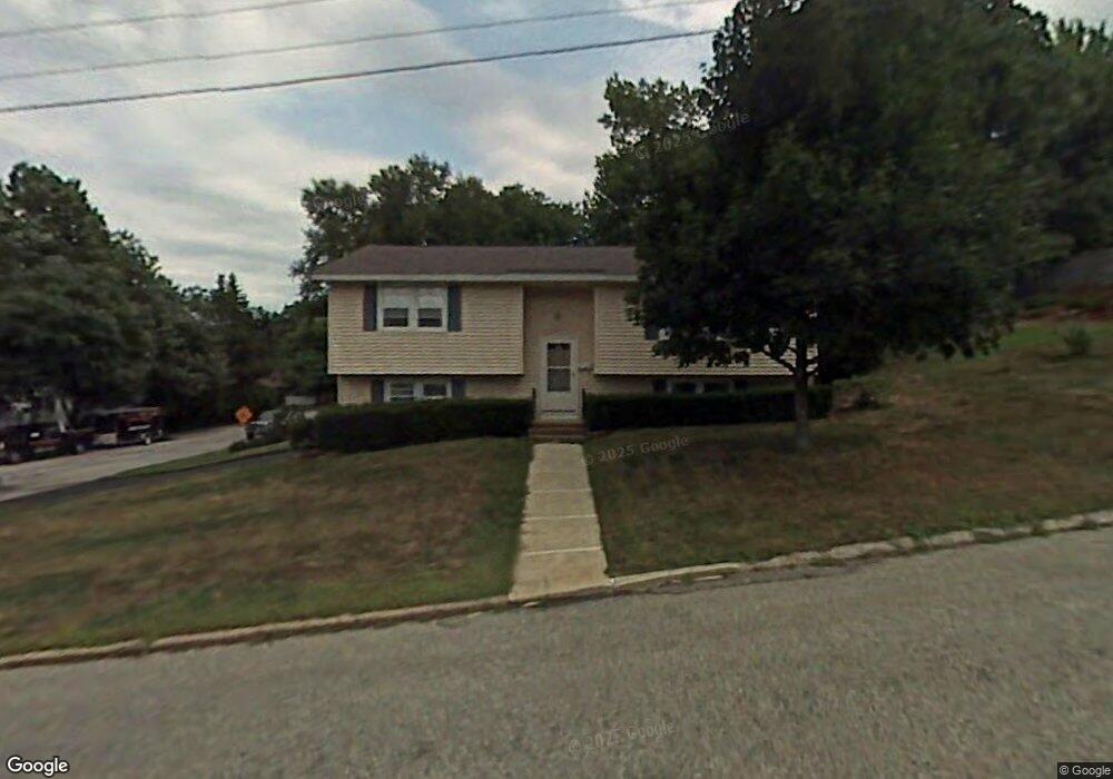 245 Mayflower Dr, Manchester, NH 03104 - photo 1