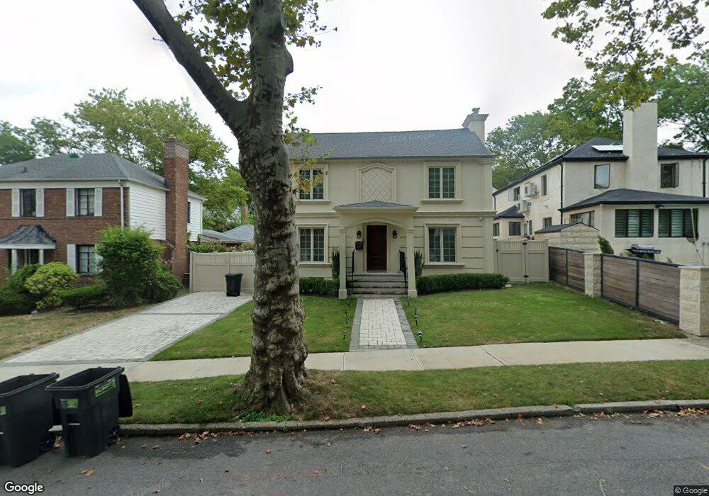 8233 190th St, Hollis, NY 11423 - photo 1