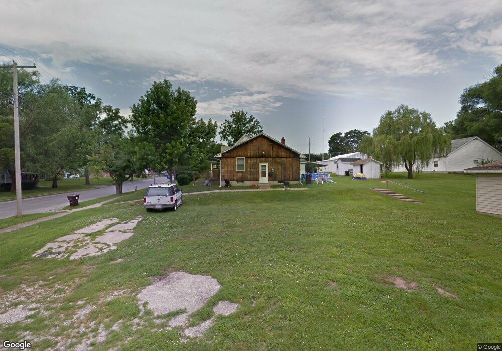 331 E Beardstown St, Virginia, IL 62691 - photo 1