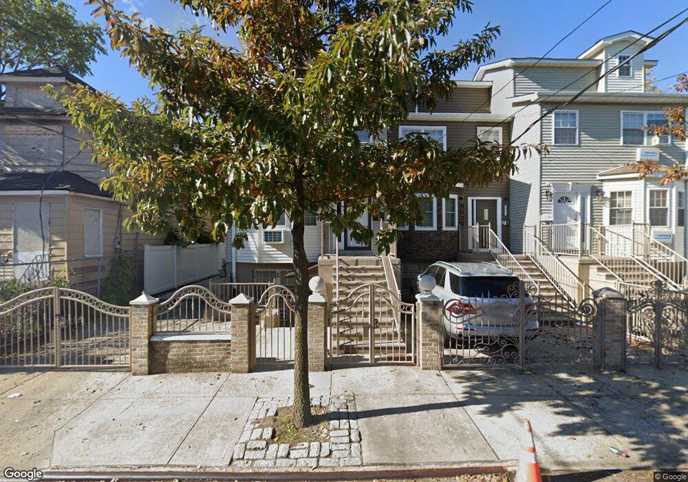 10754 164th St, Jamaica, NY 11433 - photo 1