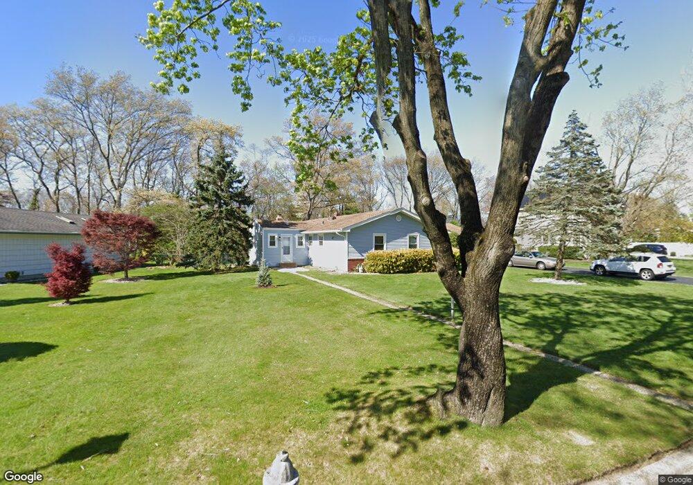 7 Long Bow Ln, ComMacK, NY 11725 - photo 1