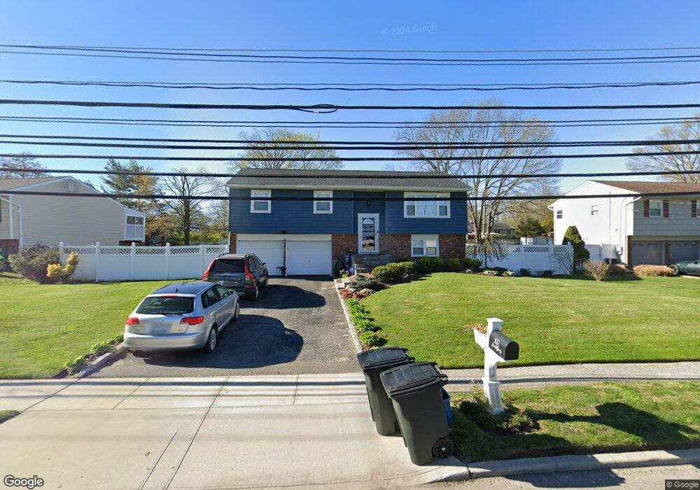 100 New Hwy, ComMacK, NY 11725 - photo 1