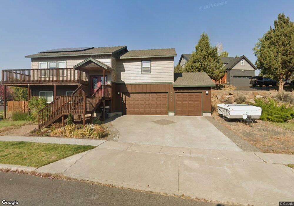 63219 Eastview Dr, Bend, OR 97701 - photo 1