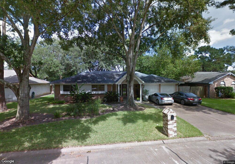 512 Heather Ln, Friendswood, TX 77546 - photo 1