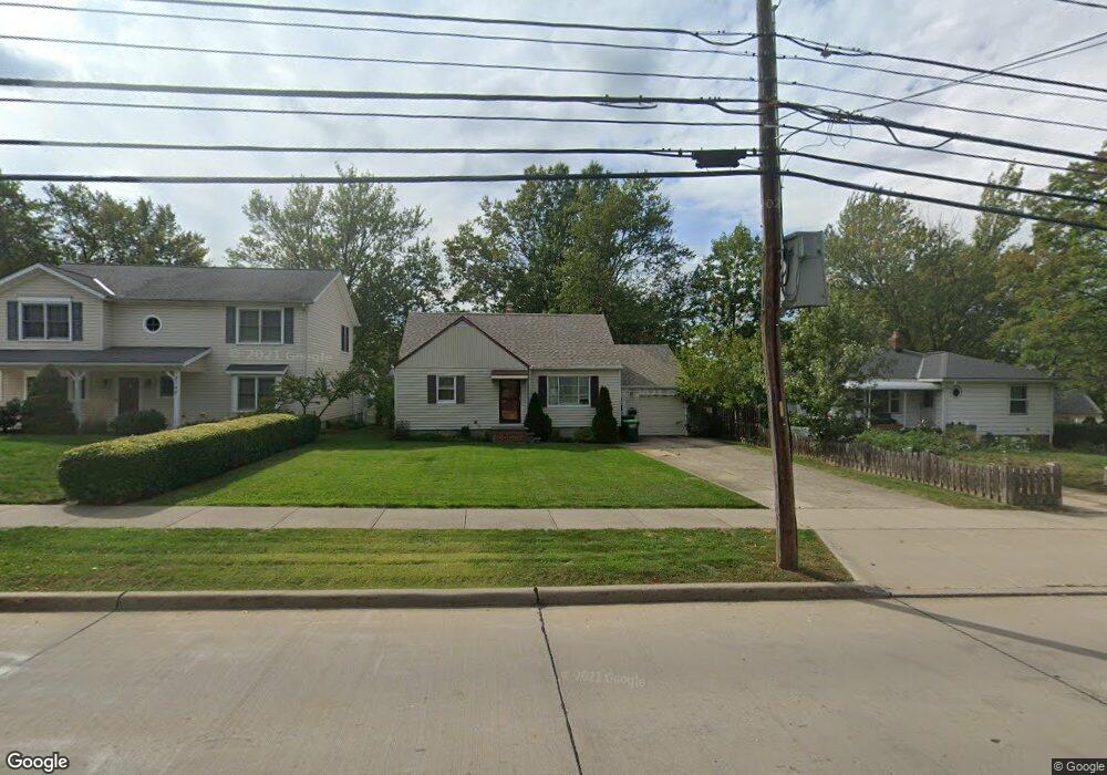 2142 Rockefeller Rd, Wickliffe, OH 44092 - photo 1