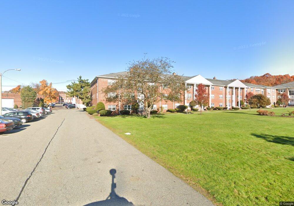 1 Old Colony Ln unit 5, Arlington, MA 02476 - photo 1