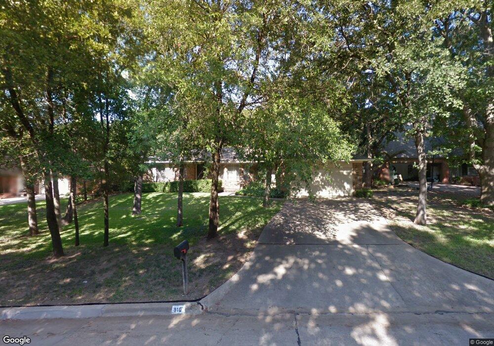 910 Hickory Ln, Ardmore, OK 73401 - photo 1