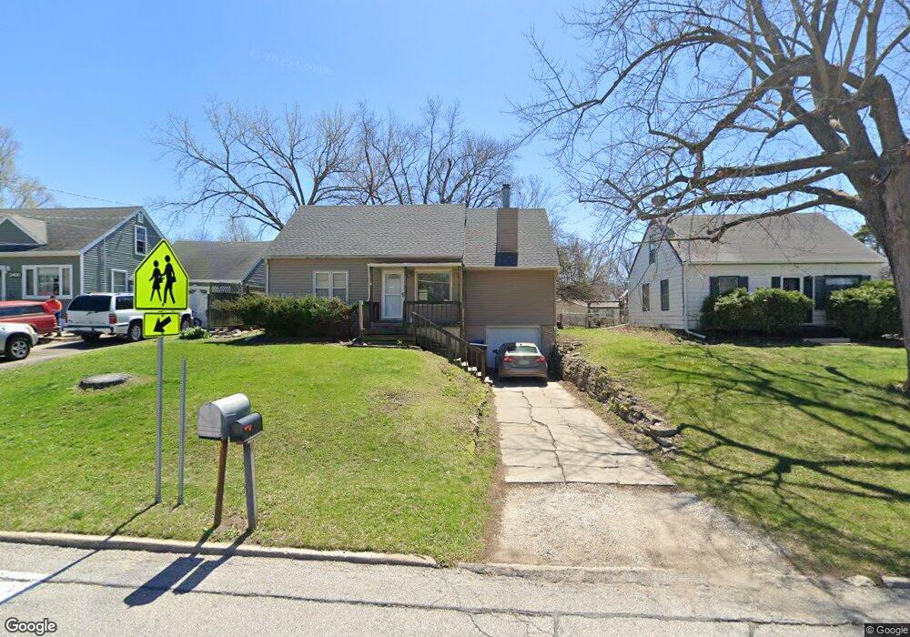 2404 Watrous Ave, Des Moines, IA 50321 - photo 1