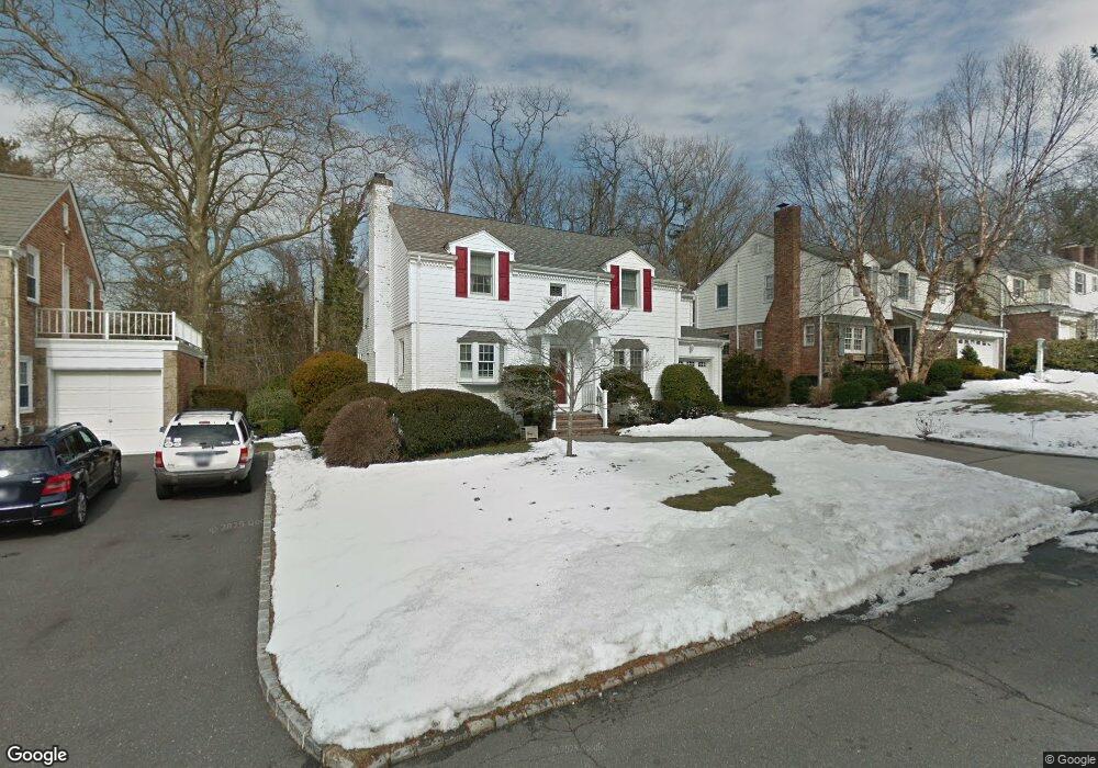 145 Shoreview Rd, Manhasset, NY 11030 - photo 1