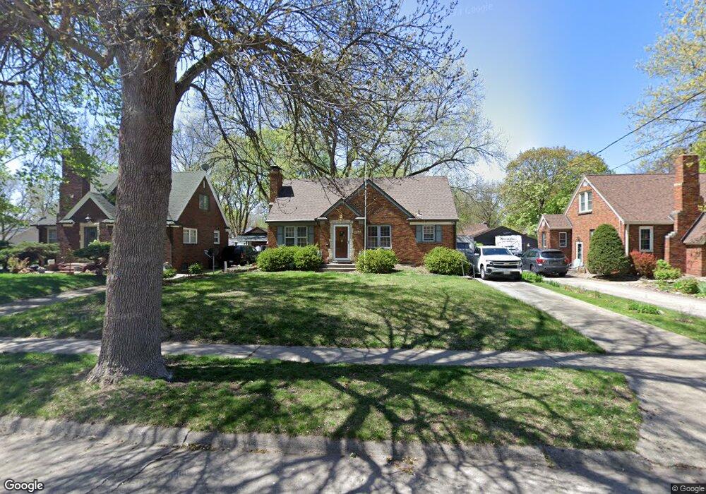 2828 46th St, Des Moines, IA 50310 - photo 1