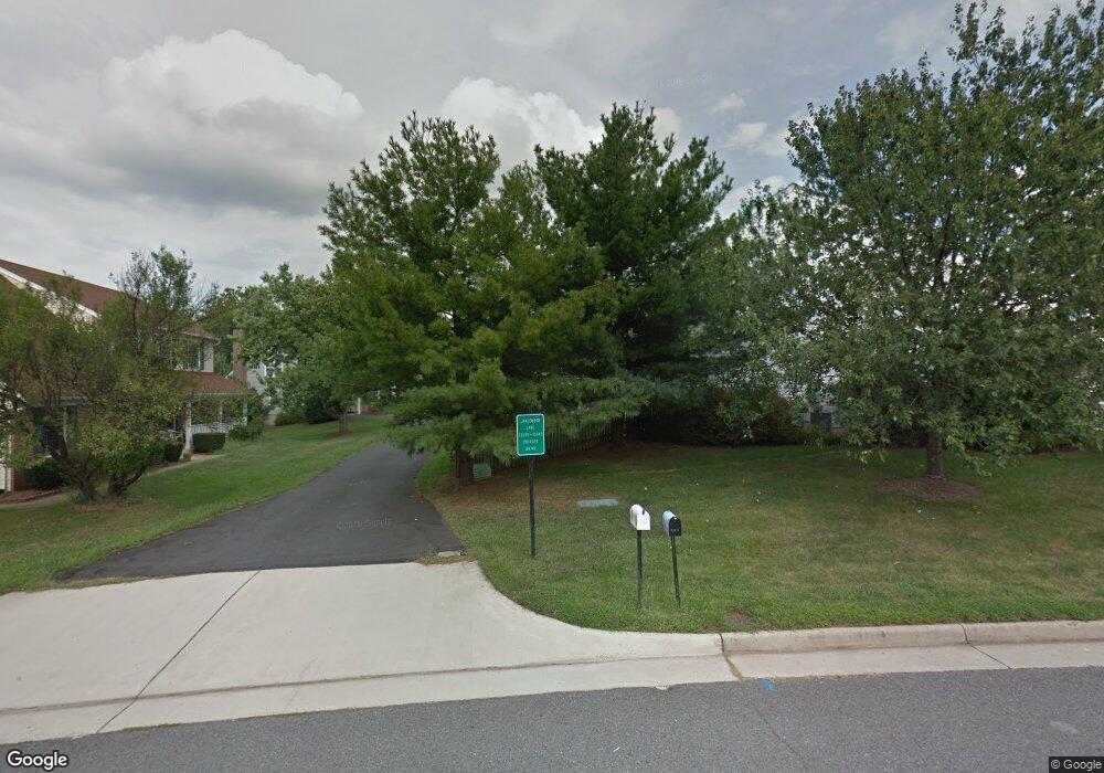 13545 Smallwood Ln, Chantilly, VA 20151 - photo 1