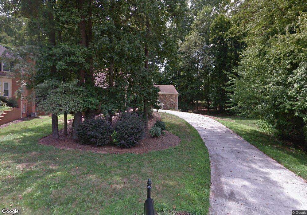 10610 Roxburgh Ln, Roswell, GA 30076 - photo 1