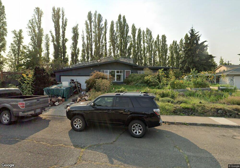 300 W 21st St, the Dalles, OR 97058 - photo 1