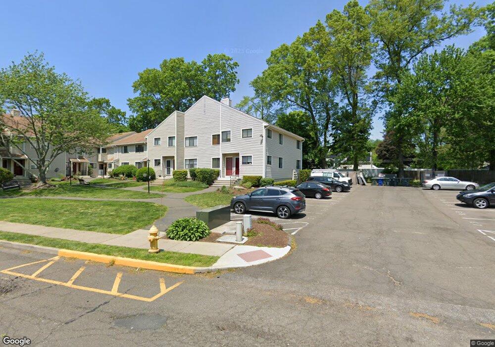 44 Lance Cir, Bridgeport, CT 06606 - photo 1