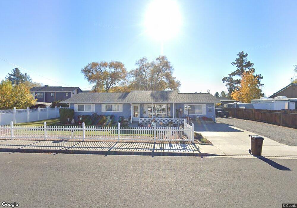 1532 SW Juniper Ave, Redmond, OR 97756 - photo 1