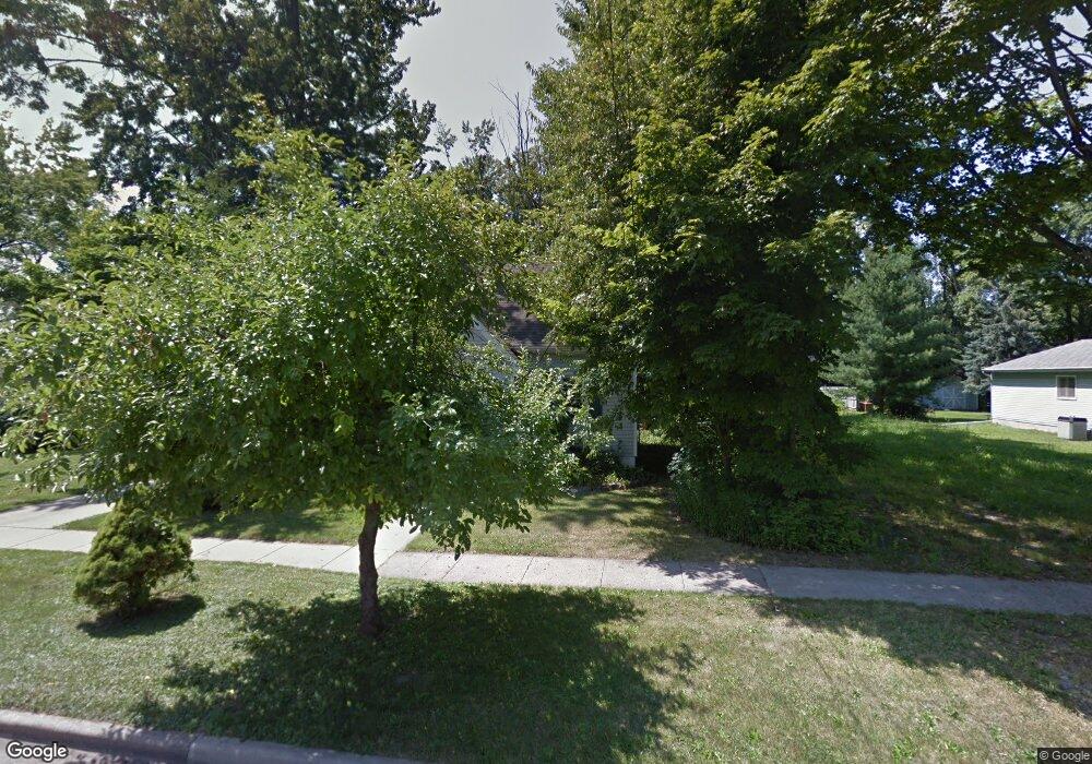 722 Spring St, Grand Ledge, MI 48837 - photo 1