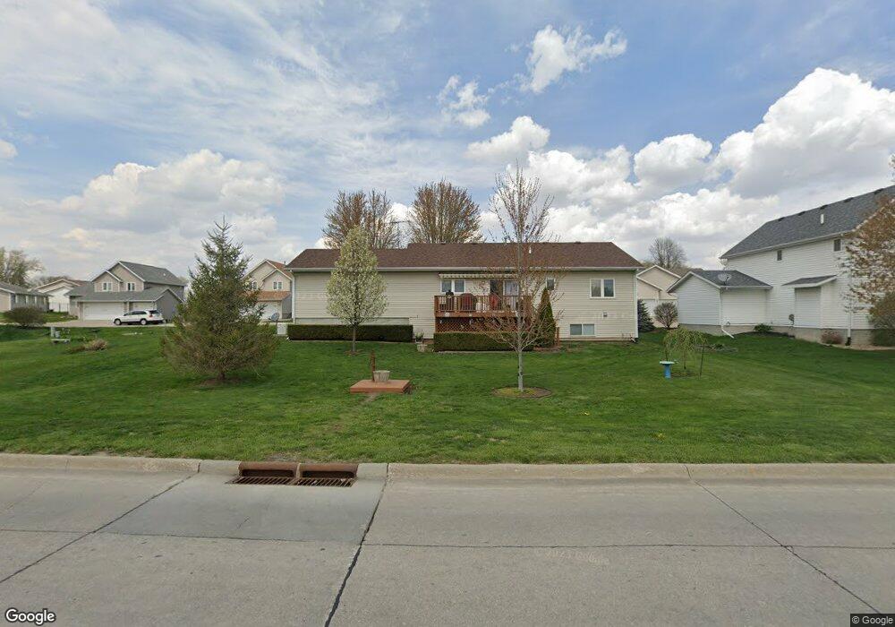 1105 S 12th Ave E, Newton, IA 50208 - photo 1