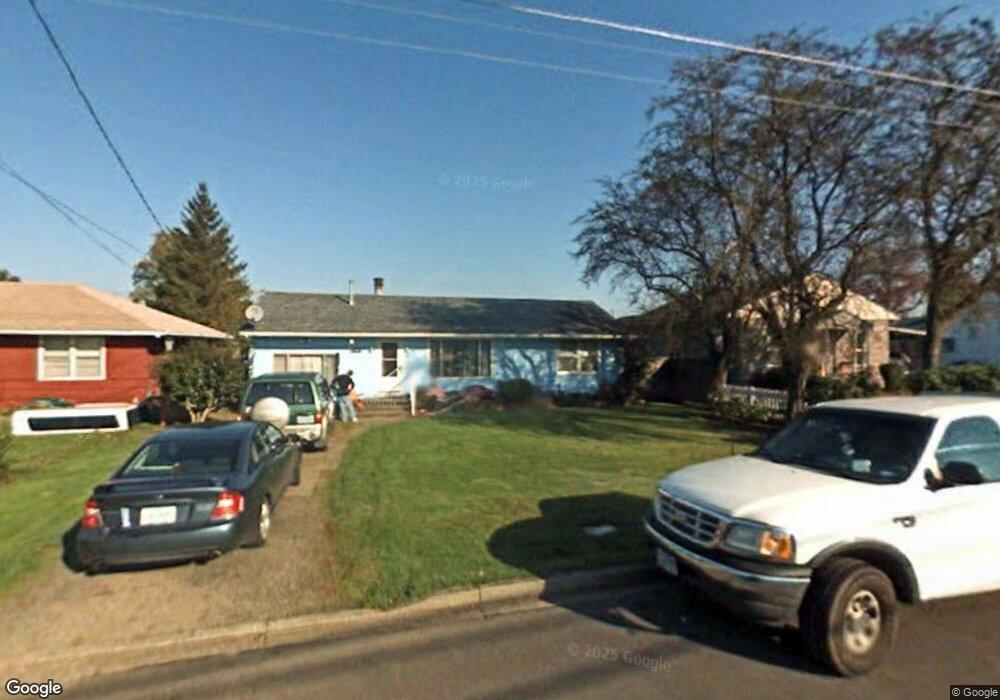 1527 E 2nd St, Newberg, OR 97132 - photo 1