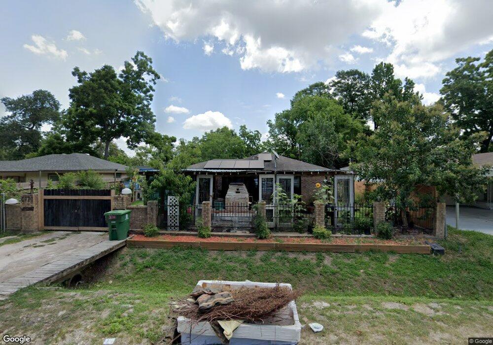 6720 Covington Dr, Houston, TX 77091 - photo 1