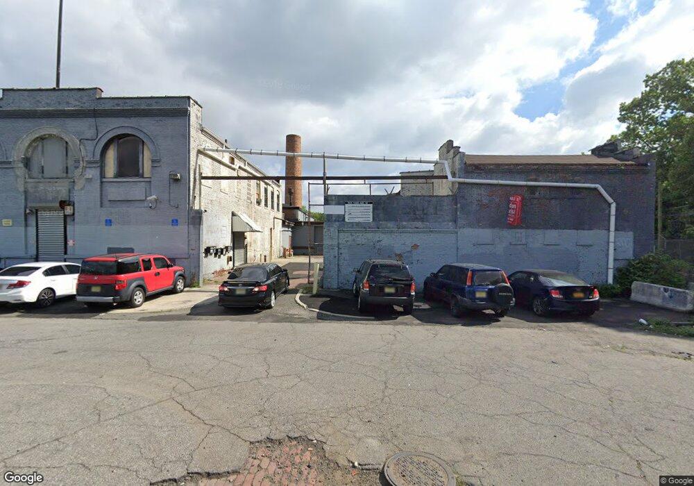 305 3rd Ave W, Newark, NJ 07107 - photo 1