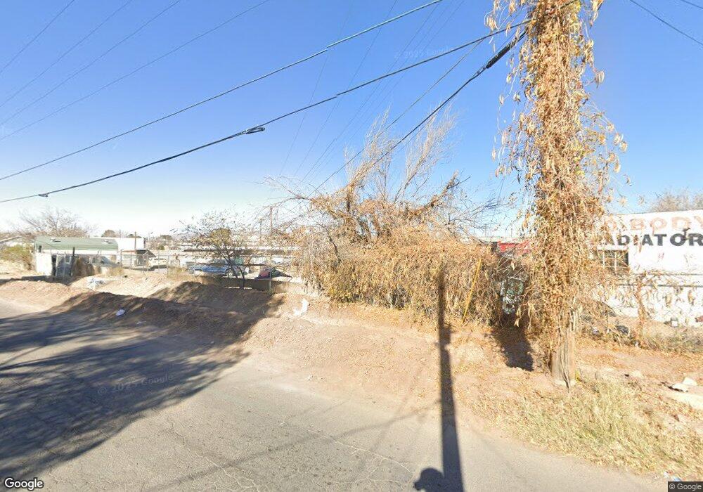 7864 N Loop Dr, El Paso, TX 79915 - photo 1