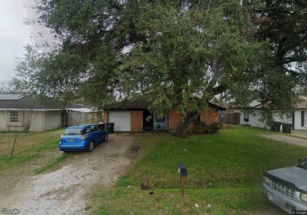 916 Dyche Ln, Alvin, TX 77511 - photo 1