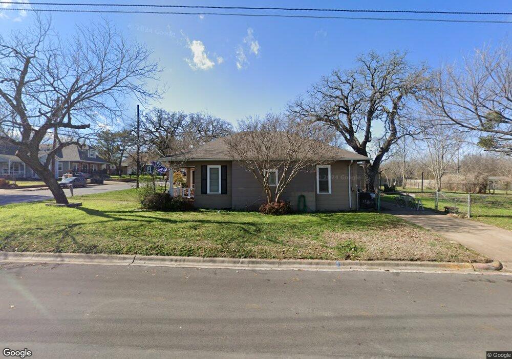 321 E Lee Ave, Weatherford, TX 76086 - photo 1