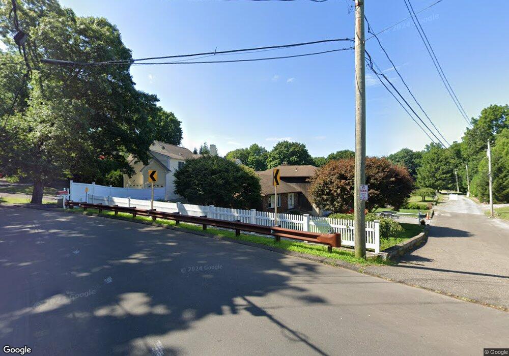 4 Sweet Briar Ln, Cos Cob, CT 06807 - photo 1