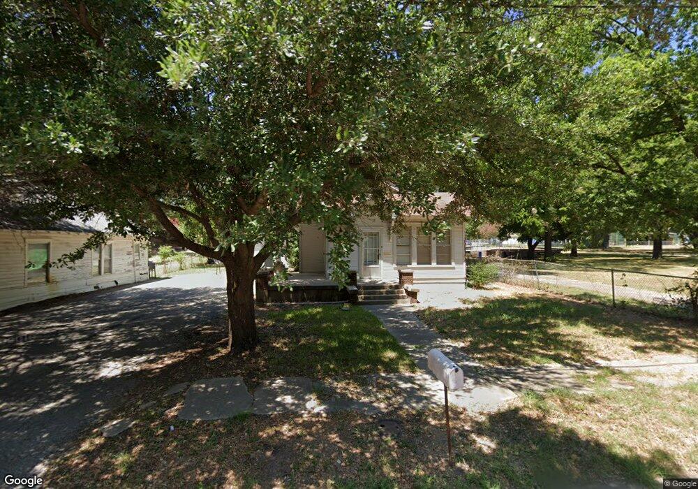 927 N Commerce St, Gainesville, TX 76240 - photo 1
