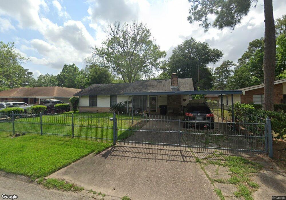 10419 Hollyglen Dr, Houston, TX 77016 - photo 1