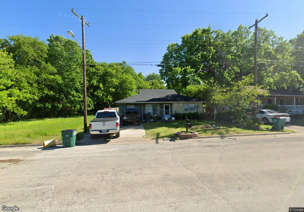 700 Anthony St, Gainesville, TX 76240 - photo 1