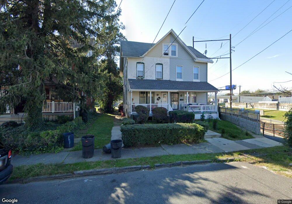 402 Holly Rd, Lansdowne, PA 19050 - photo 1