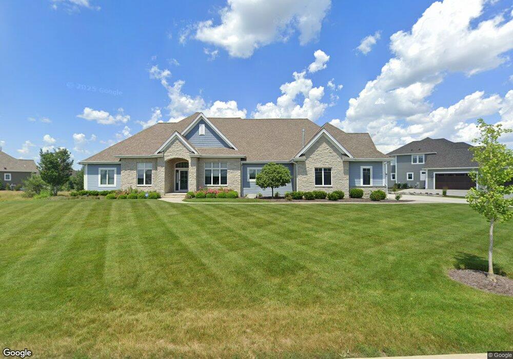 1657 Whistling Hill Cir unit 1657, Hartland, WI 53029 - photo 1
