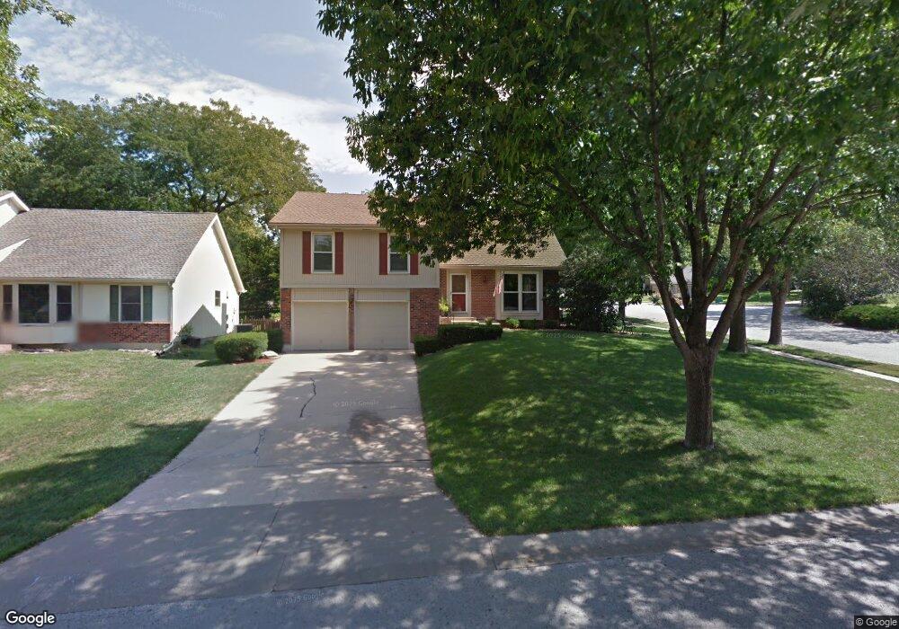 8927 Acuff Ln, Lenexa, KS 66215 - photo 1