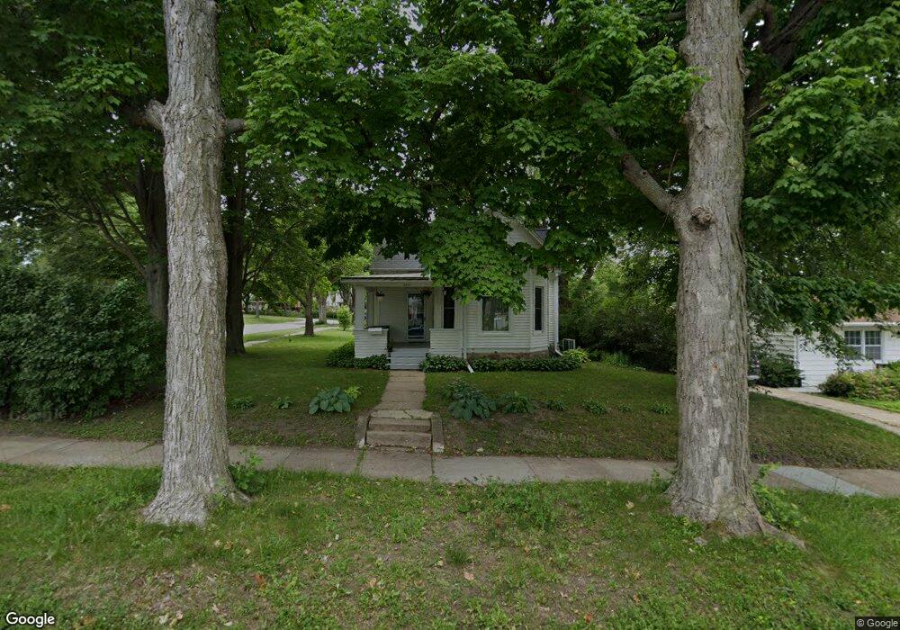 2221 Tremont St, Cedar Falls, IA 50613 - photo 1