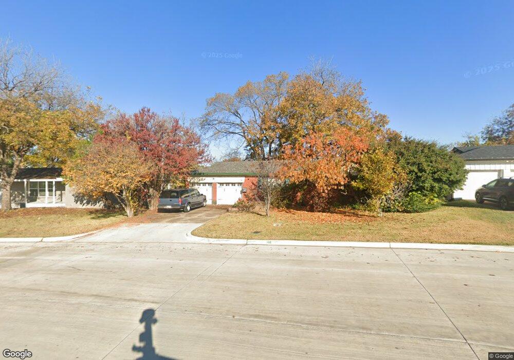 213 Bedford Ct E, Bedford, TX 76022 - photo 1