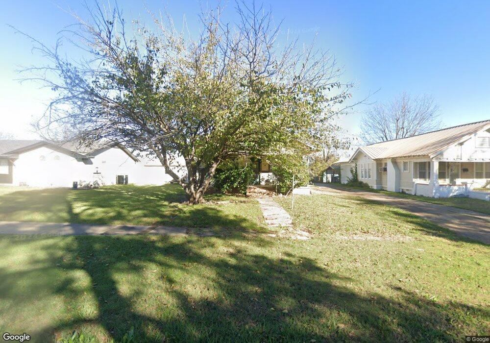 407 E Duke St, Hugo, OK 74743 - photo 1