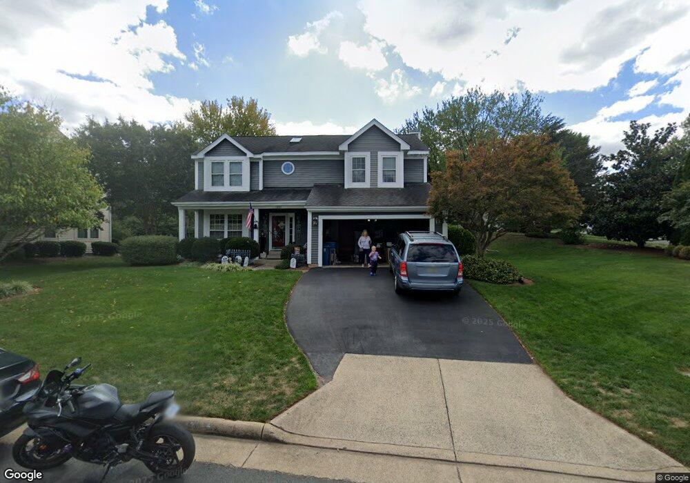 13135 Lazy Glen Ct, Herndon, VA 20171 - photo 1