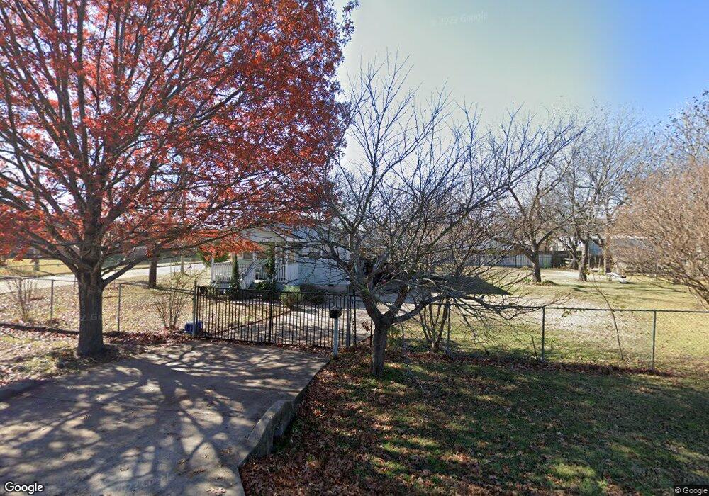 801 N Shawnee St, Ennis, TX 75119 - photo 1