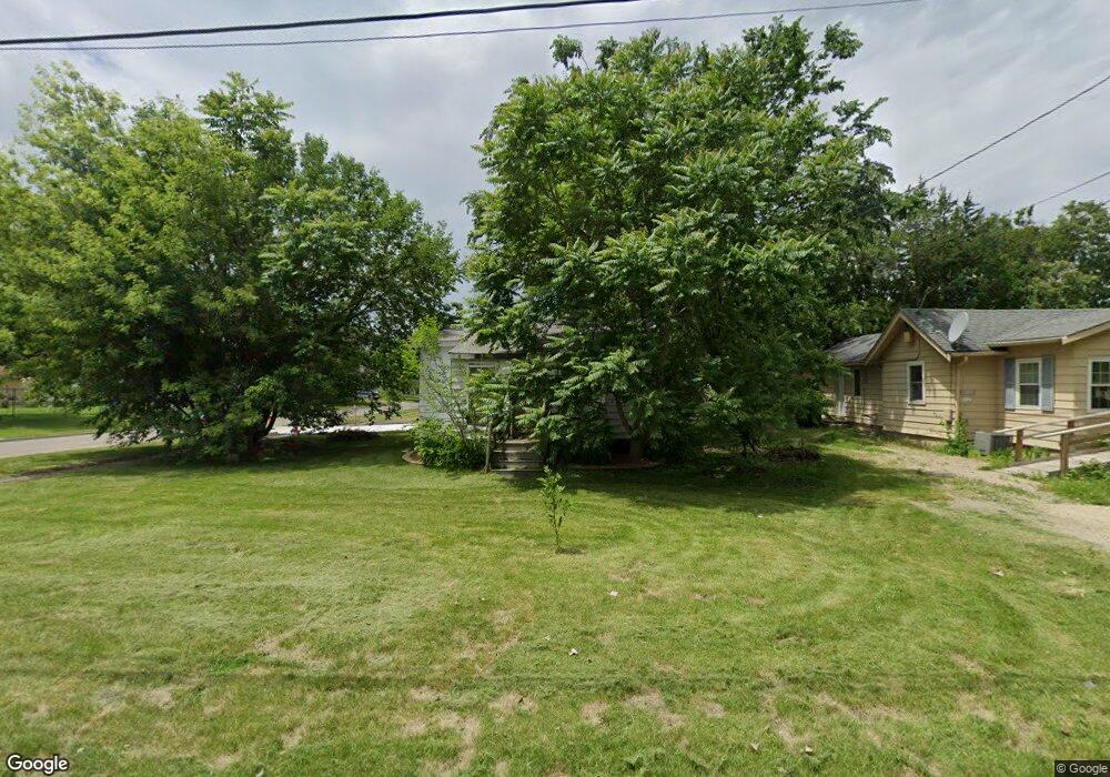 1302 E 26th Ct, Des Moines, IA 50317 - photo 1
