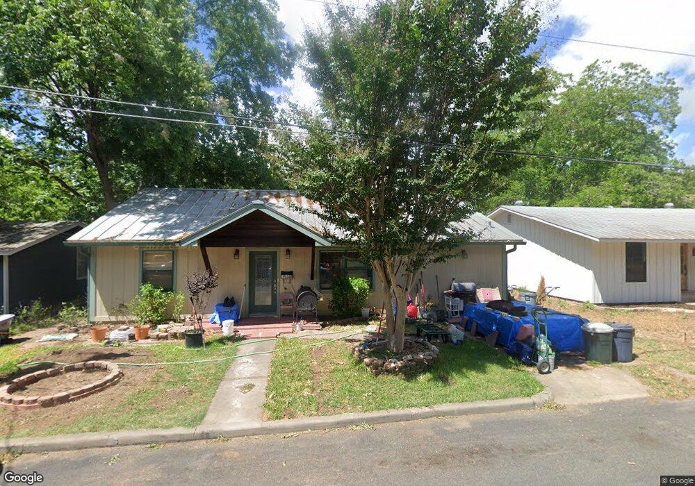 503 W Peach St, Fredericksburg, TX 78624 - photo 1